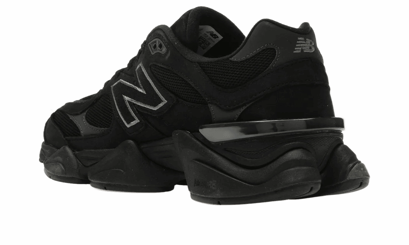 Rubber Traction Pattern Structured wear New Balance 9060 Black Cement