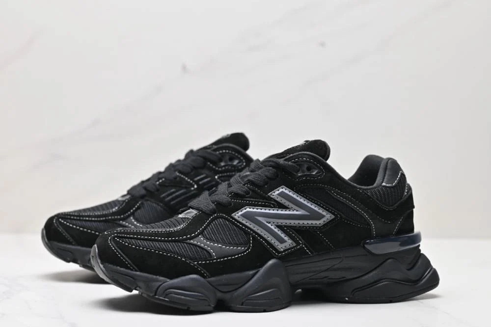 New balance Black Travis Motion Stabilizer Torsion Stability