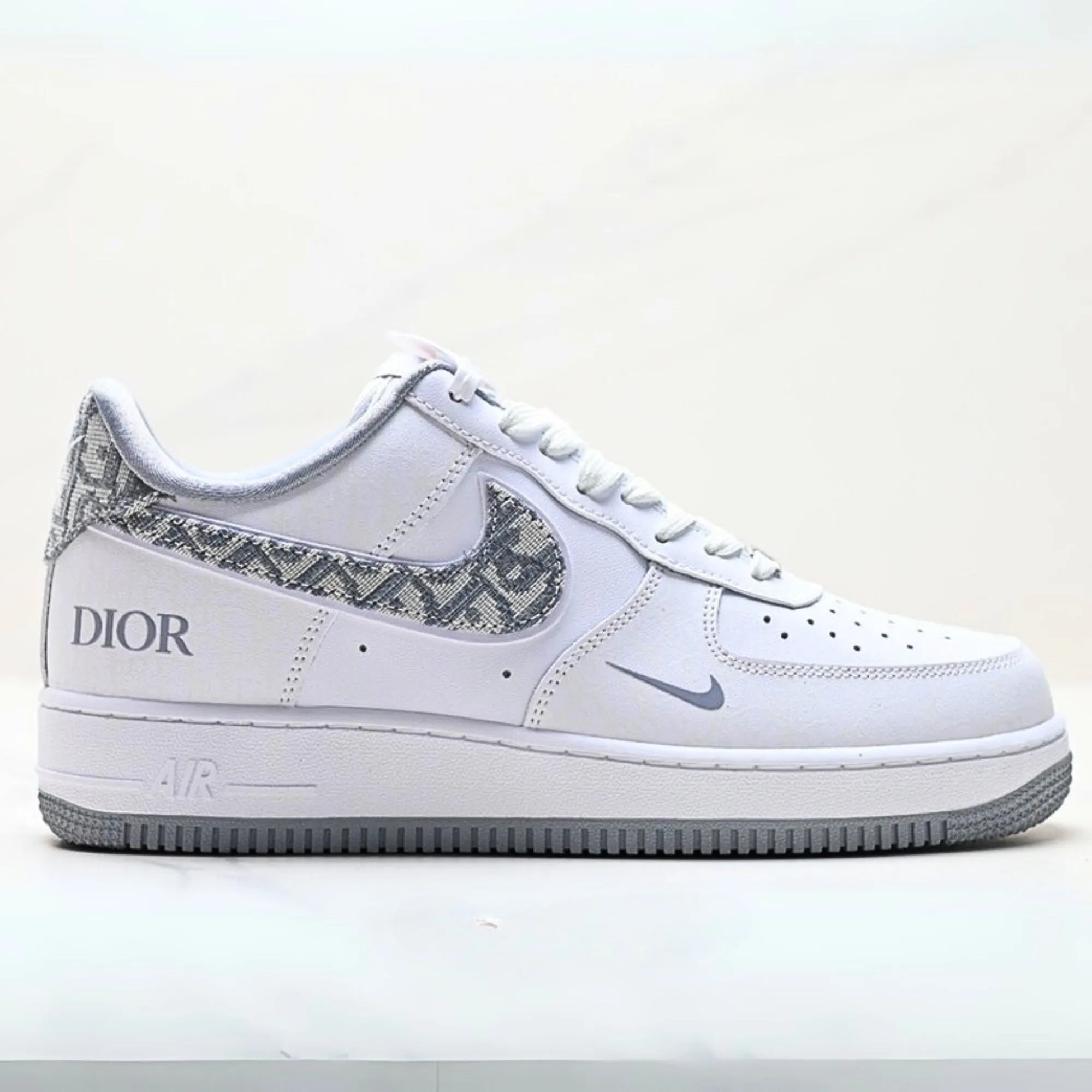 Nike Air force 1 Custom x Dior Responsive bounce