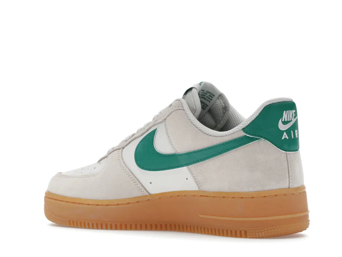 Anatomical shape Nike Air Force 1 Low '07 LV8 Phantom Malachite Gum