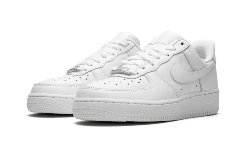 Fast Wear Functional Look Nike Air Force 1 Low '07 Triple White