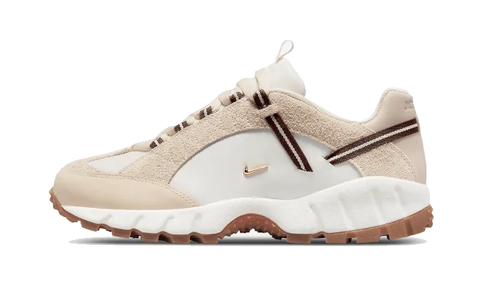 Smooth Movement Nike Air Humara LX Jacquemus Beige
