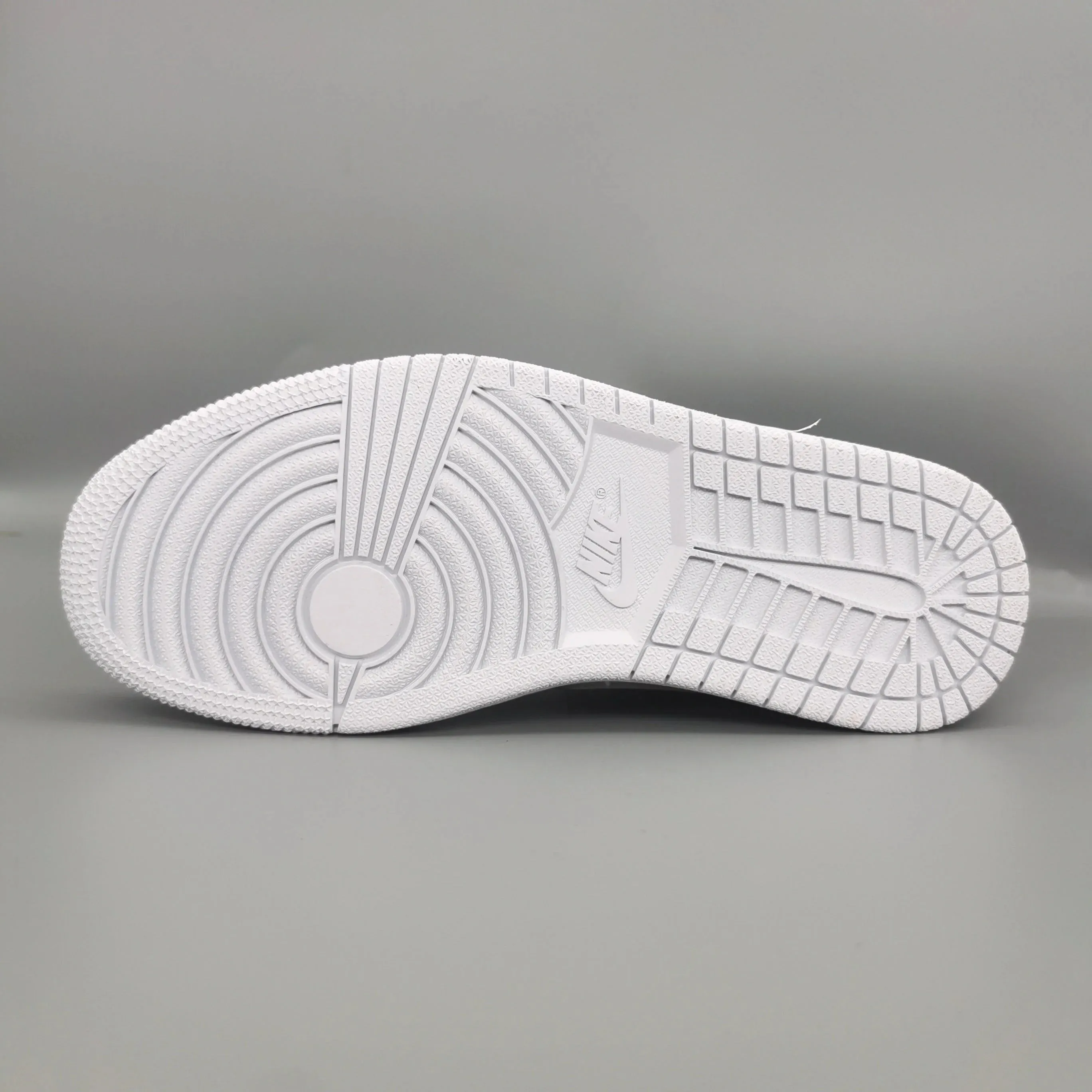 Athletic Apparel Nike Air Jordan 1 Low SE White/White/Metallic Gold