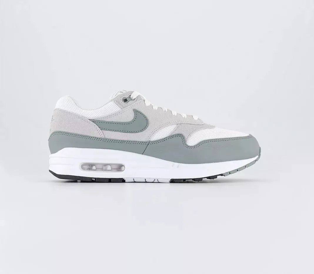 QualityConstruction Nike AIR MAX 1 TRAINERS