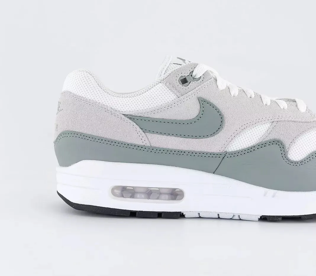 Nike AIR MAX 1 TRAINERS Flexible Motion