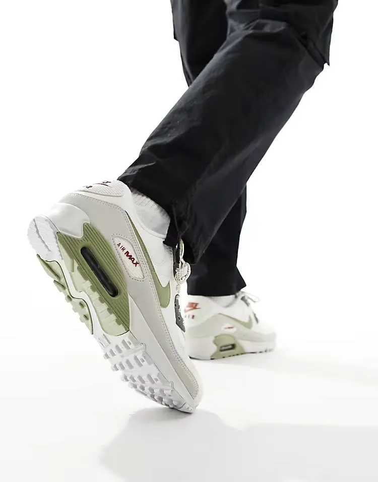 Move Swiftly Retro-inspired silhouette Nike Air Max 90  Kaki/taupe