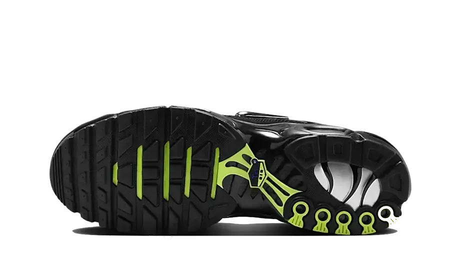 Nike Air Max Plus Black Volt Silver Abrasion Resistant Sole Soft Collar