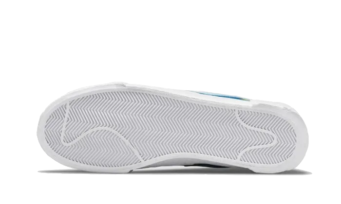 Nike Blazer Low Sacai Kaws Blue Neutral Motion Control