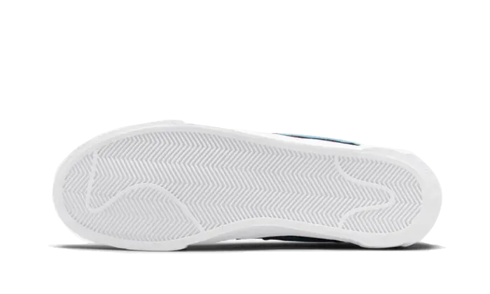 Stretch tongue TPU sole Nike Blazer Low Sacai Kaws Purple Dusk