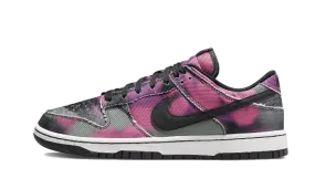 Balanced weight Wide Footbed Nike Dunk Low Graffiti Pink