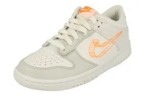 party - themed running option Nike Dunk Low Se GS M Trainers Dr0171 100
