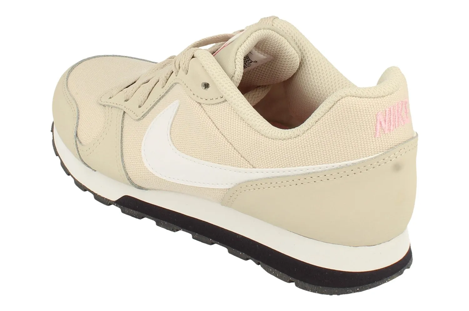 running in a park shoes Nike Md Runner 2 GS Trainers 807319 013