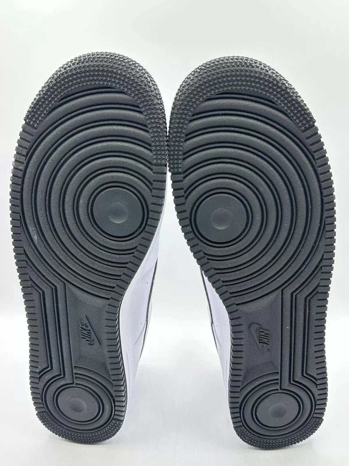 Foot Relief Nike Mens Air Force 1 '07 Low White Black Outline Panda