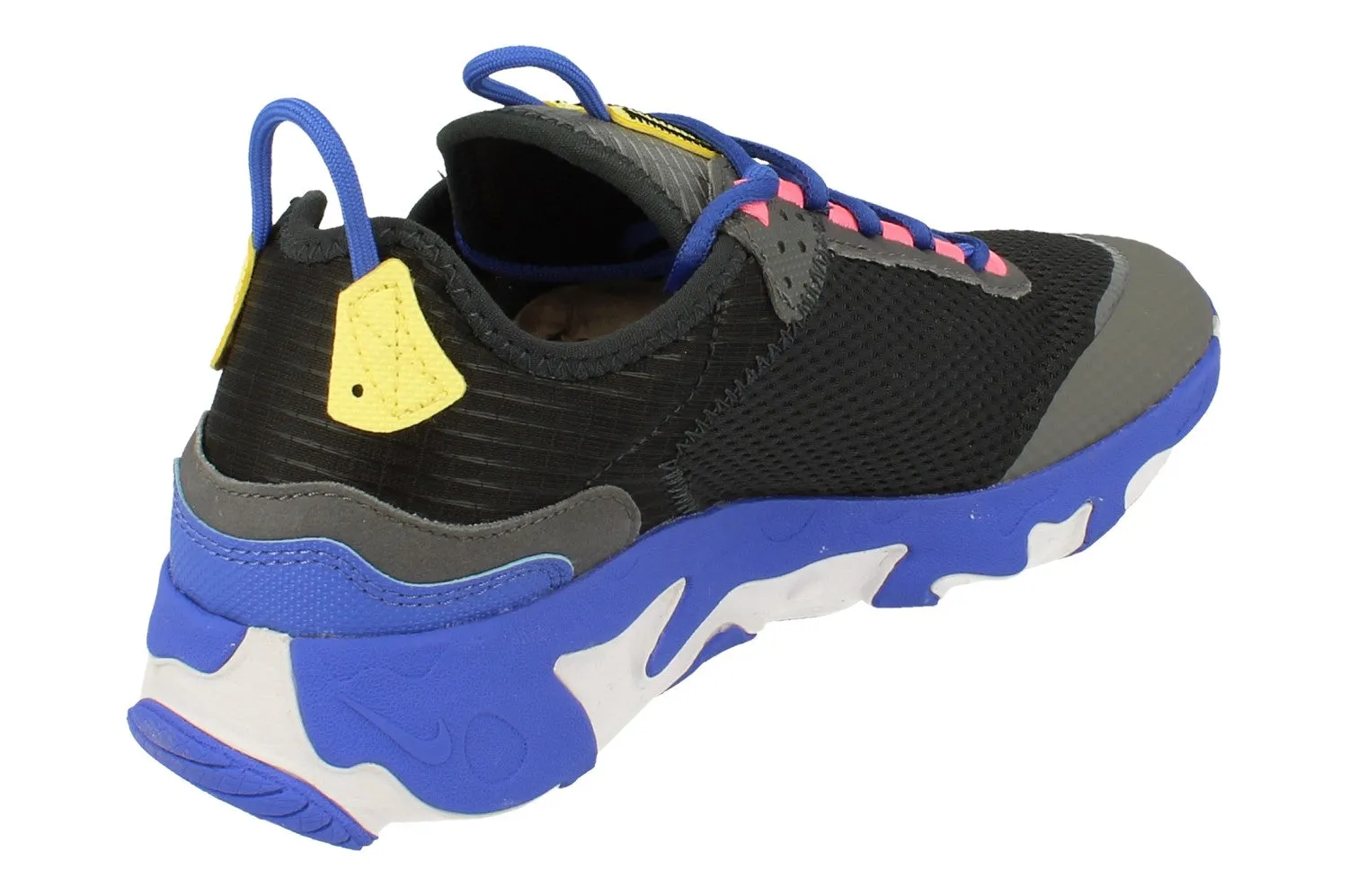 running in a mud run Nike React Live GS Cw1622 001