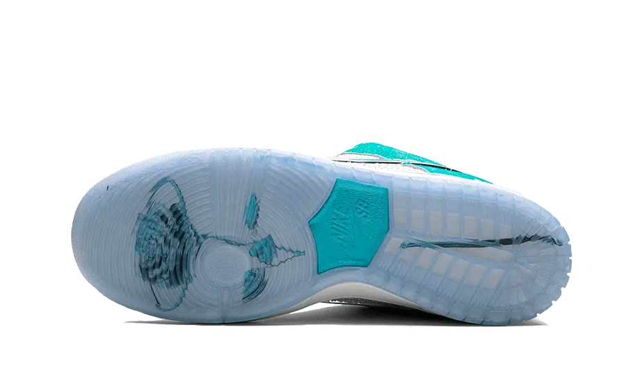 Quiet Step Bendable Outsole Nike SB Dunk Low April Skateboards