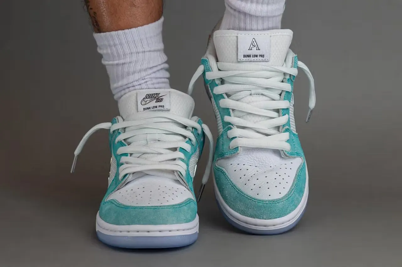 Nike SB Dunk Low April Skateboards x athletic chic Moisture Wicking Interior