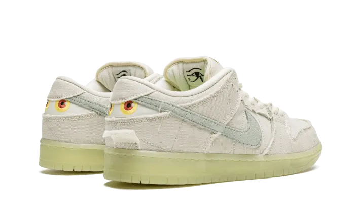 Nike SB Dunk Low Mummy Smart Motion