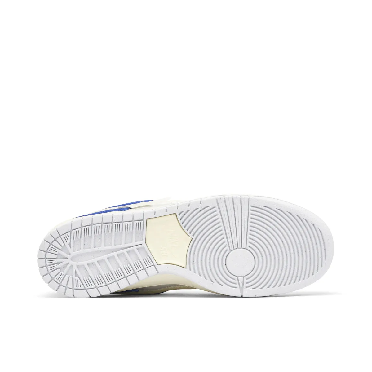 running in a gorge area shoes Footbed Relief Nike SB Dunk Low Pro Fly Streetwear Gardenia