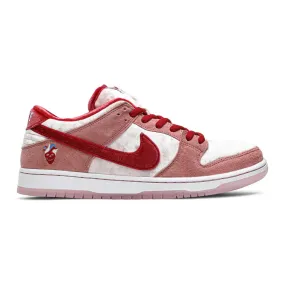 Foot Training Nike SB Dunk Low StrangeLove Skateboards