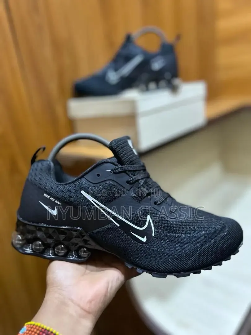 Light Travel NIKE VAMOR MAX Black/White