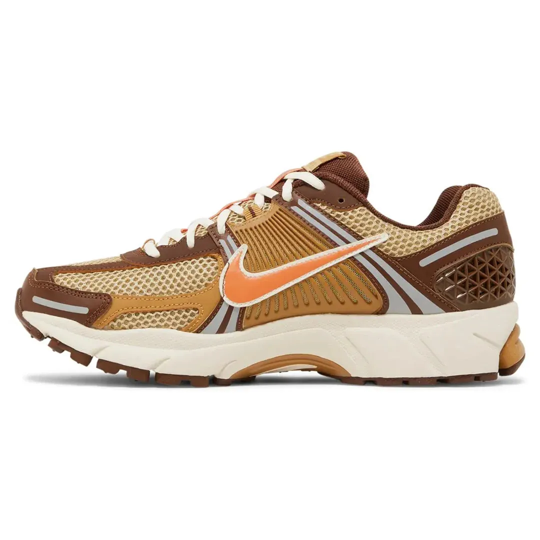 Smooth Form Nike Zoom Vomero 5