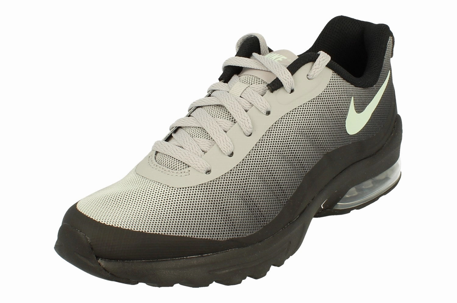 All-weather chic Nike Air Max Invigor Mens Cw2648 001