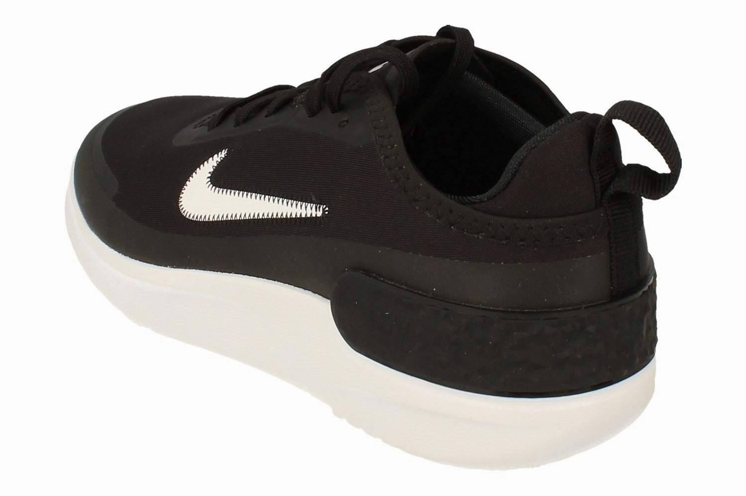 Nike Amixa Womens CD5403 003 lycra running gear running in an iconic bridge area shoes