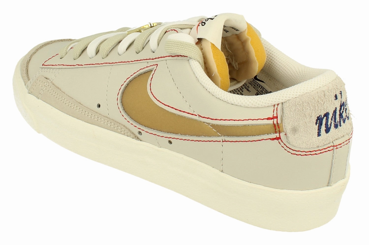 Street Outfit Nike Blazer Low 77 PRM Mens Trainers DH4370 002