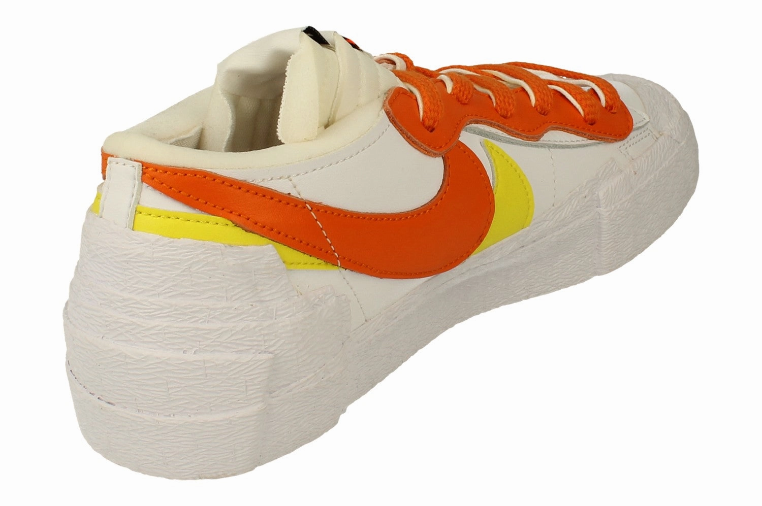 Nike Blazer Low / Sacai Mens Trainers DD1877 100 Stretchable Material