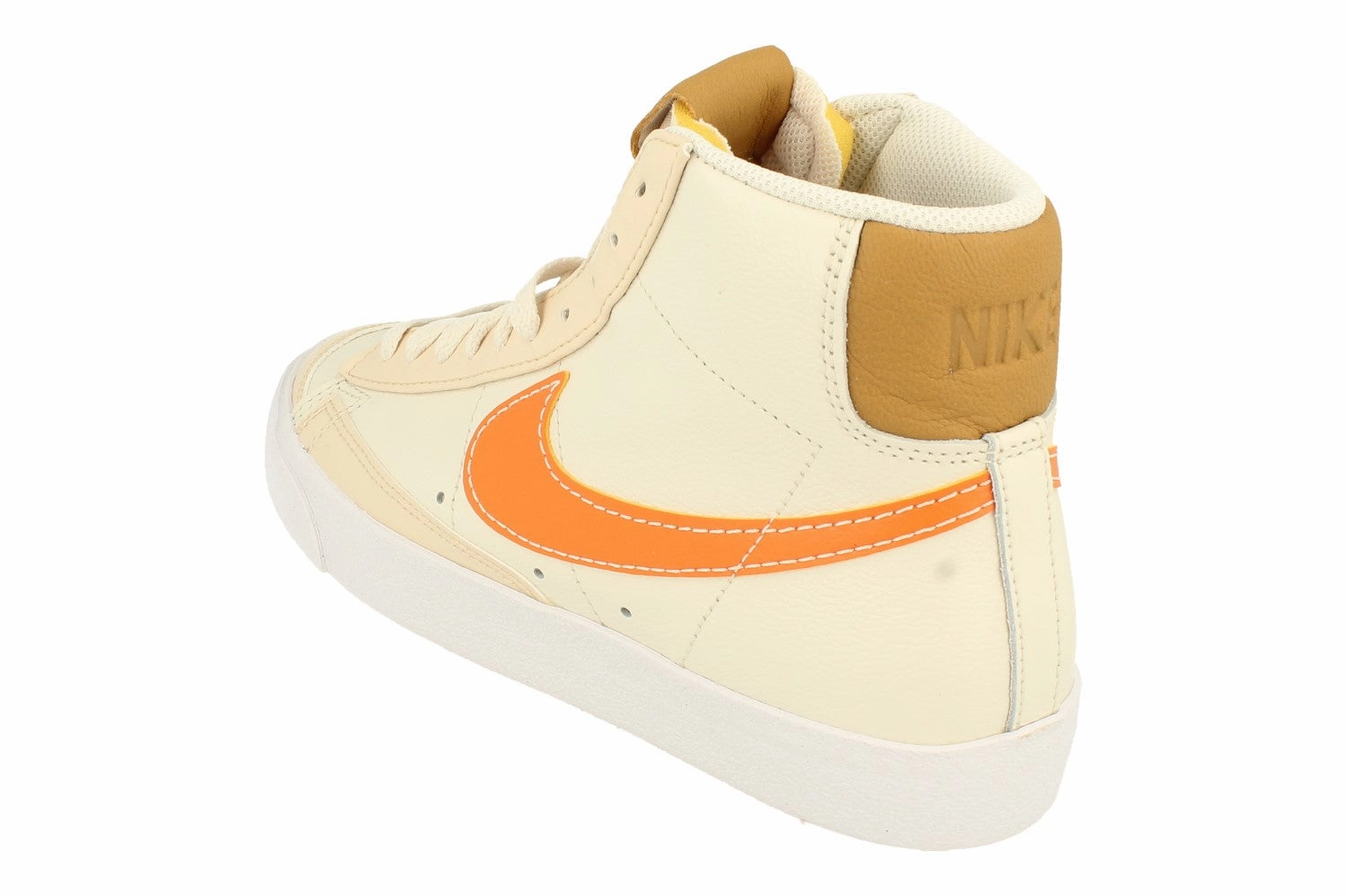 Bounce Walk Nike Blazer Mid 77 Emb Mens Trainers Dq7674 001