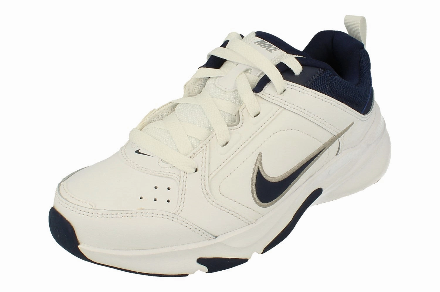 Breathable Grip Nike Defyallday Mens Trainers DJ1196 100