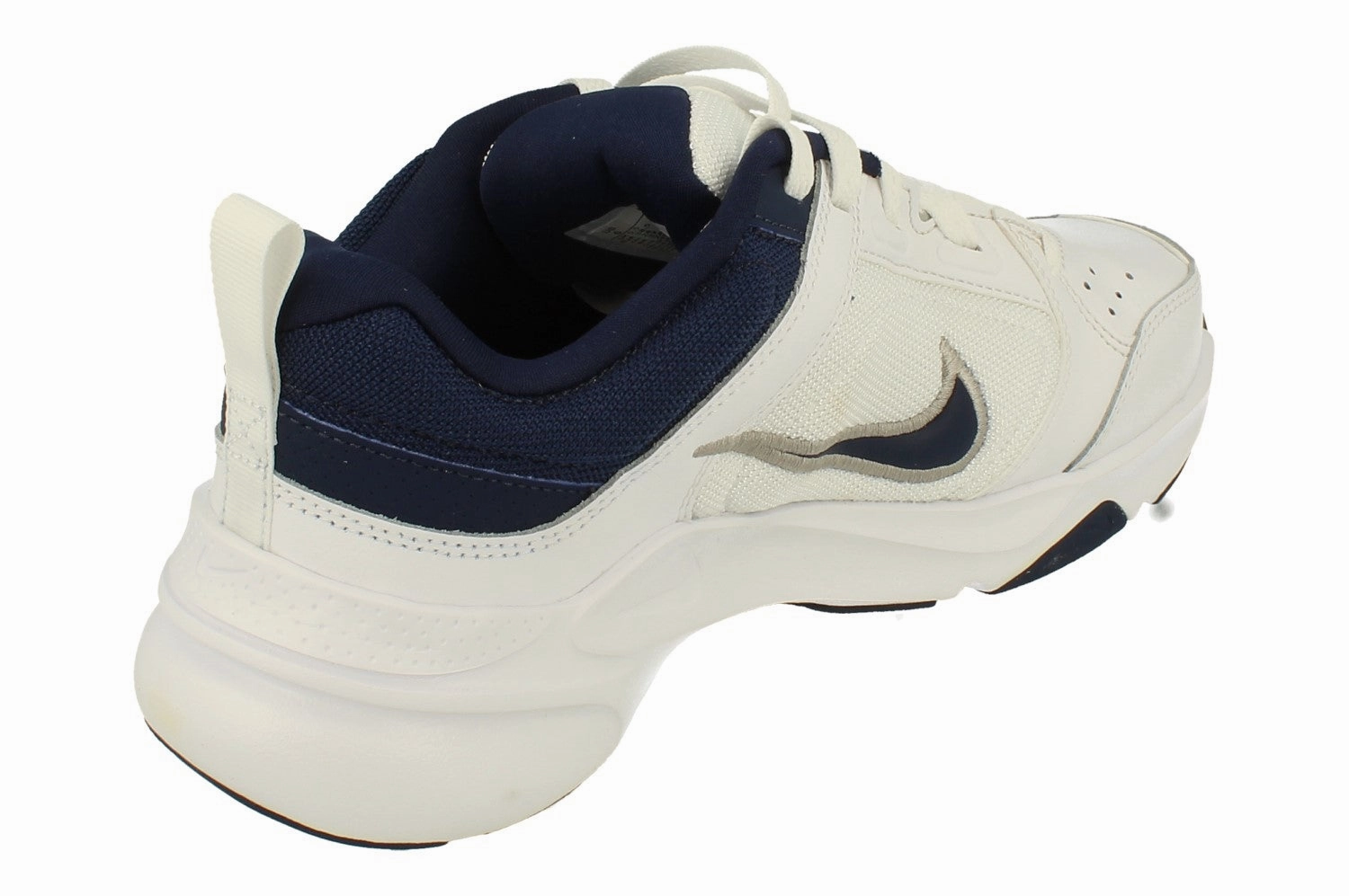 Nike Defyallday Mens Trainers DJ1196 100 Supportive Fit