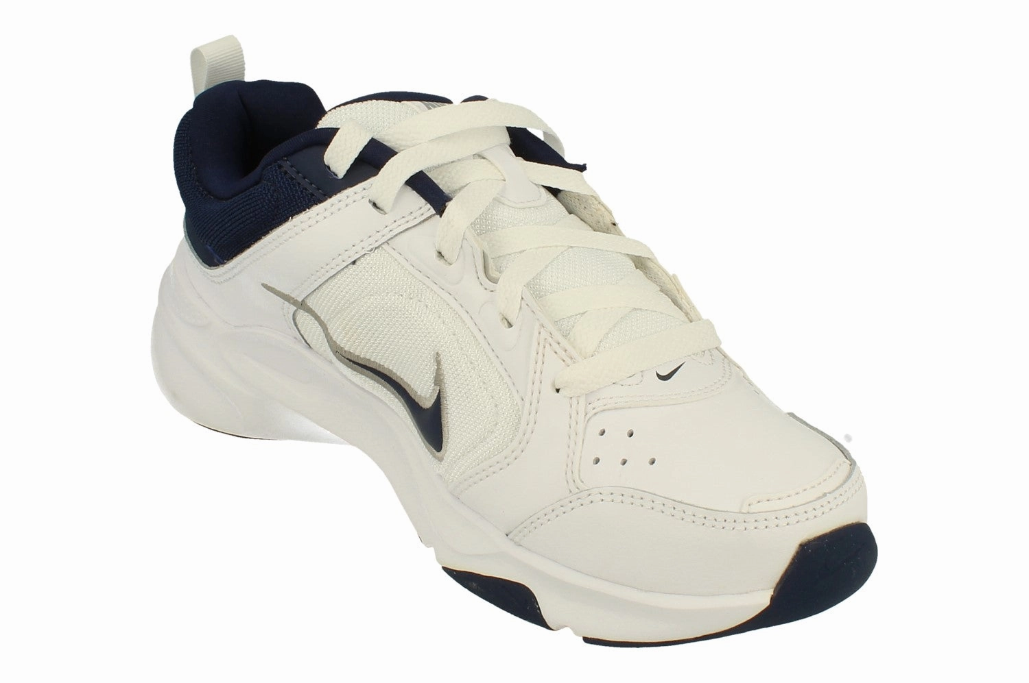 Smart Moves Nike Defyallday Mens Trainers DJ1196 100