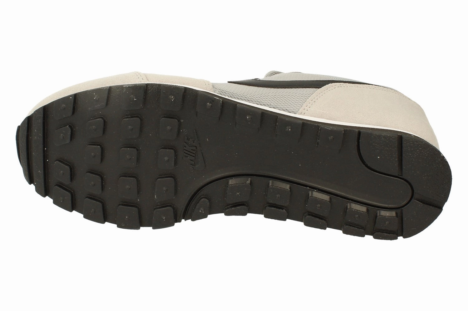 Street traction ventilation channels Nike Md Runner Mens Trainers 749794 001