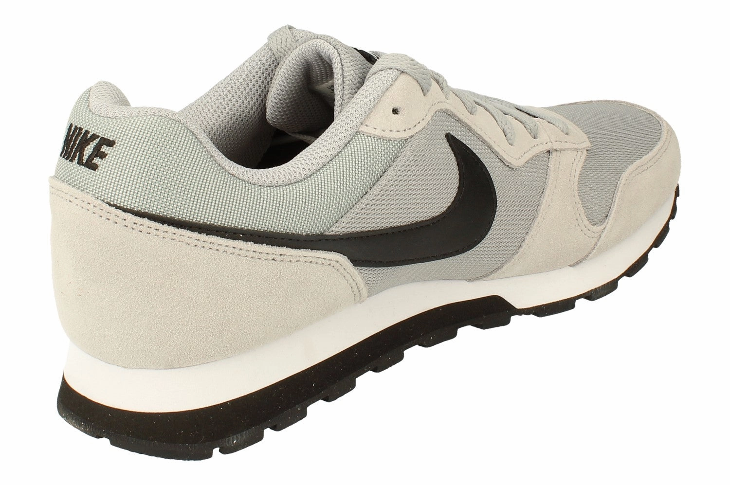 Travel Essentials Motion Grip Nike Md Runner Mens Trainers 749794 001