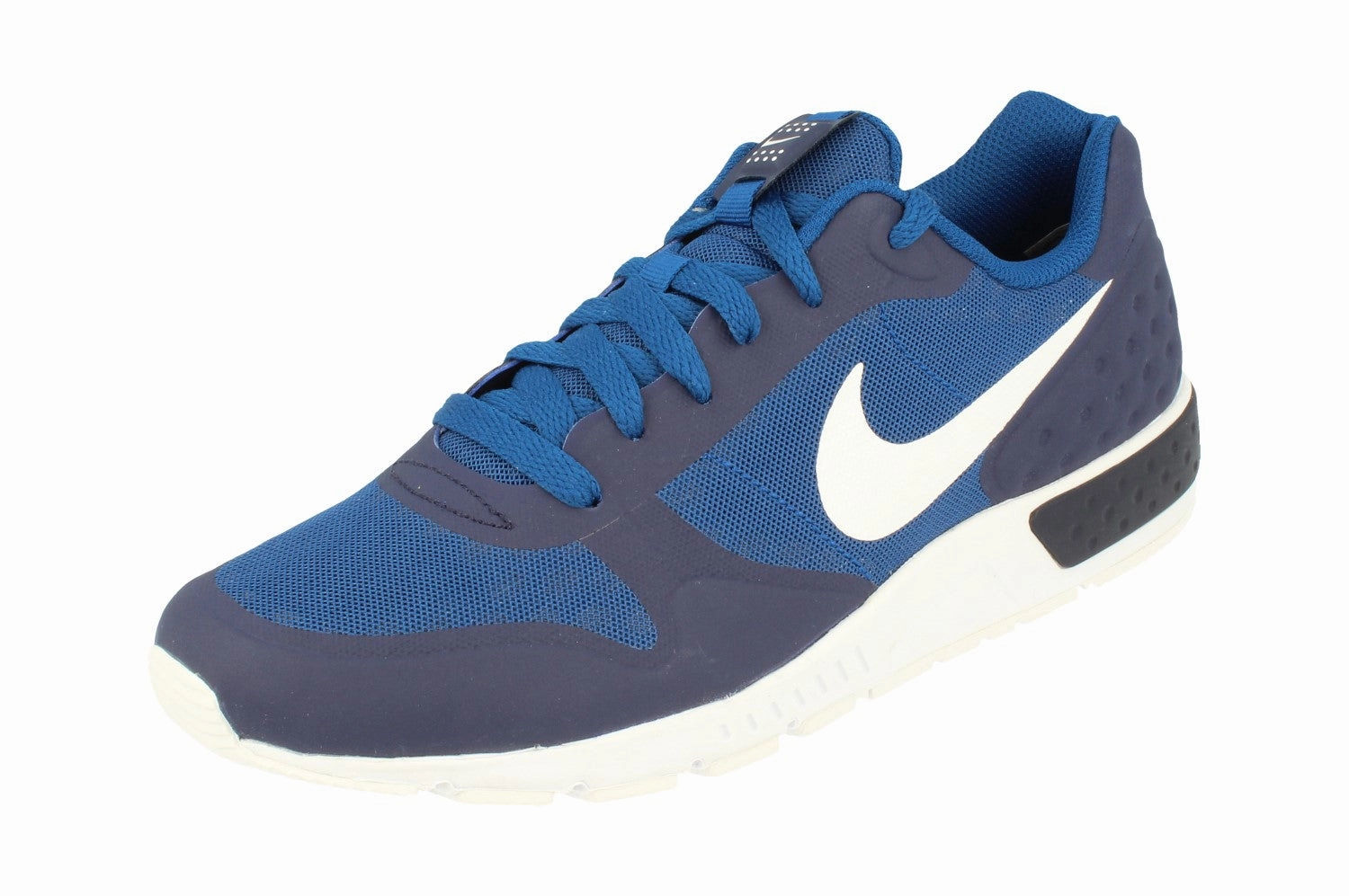 Nike Nightgazer Lw Se Mens 902818 402 Balanced feel