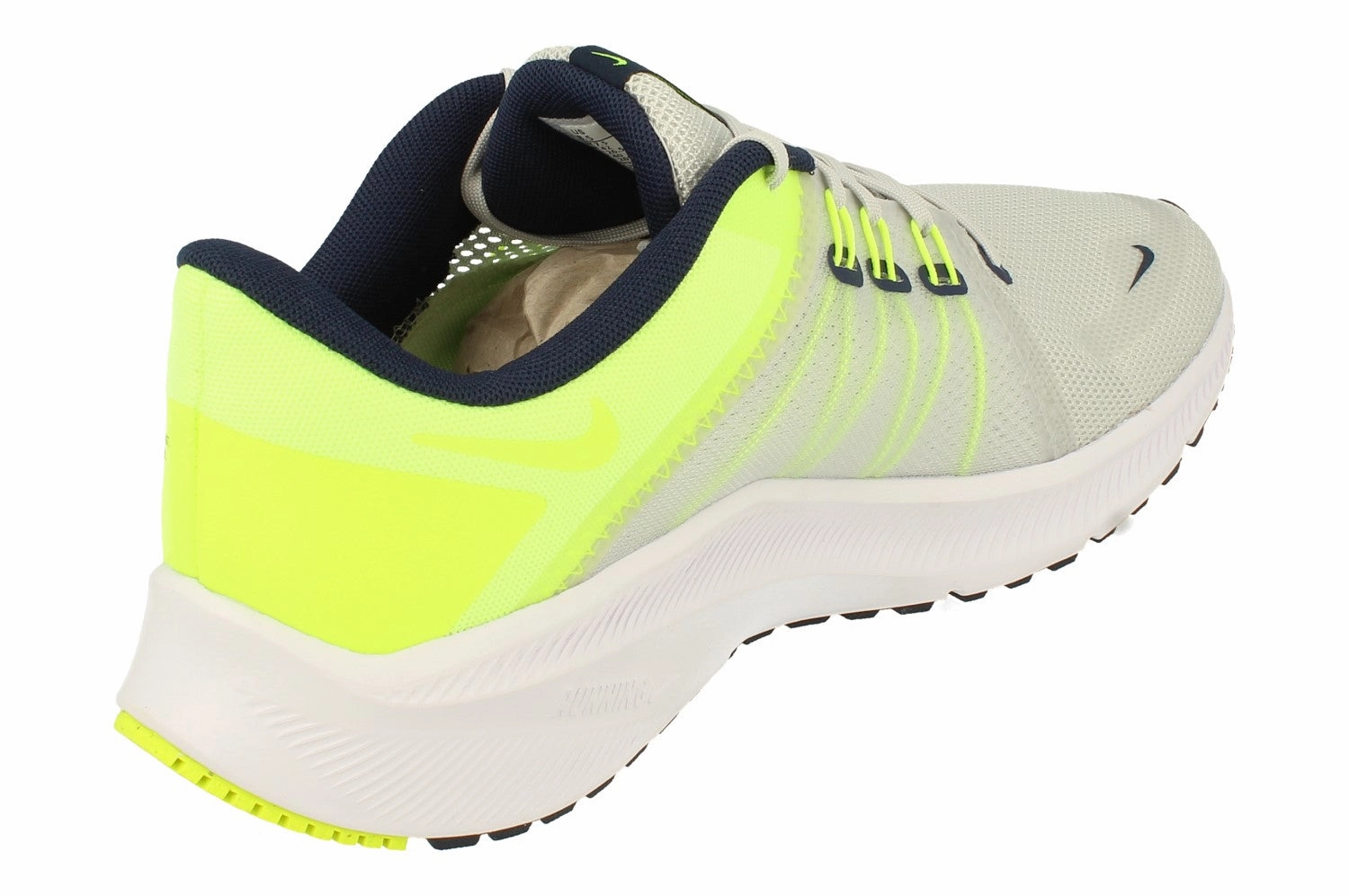 Nike Quest 4 Mens Da1105 003 Dynamic Traction Outsoles Water Resistant Technology