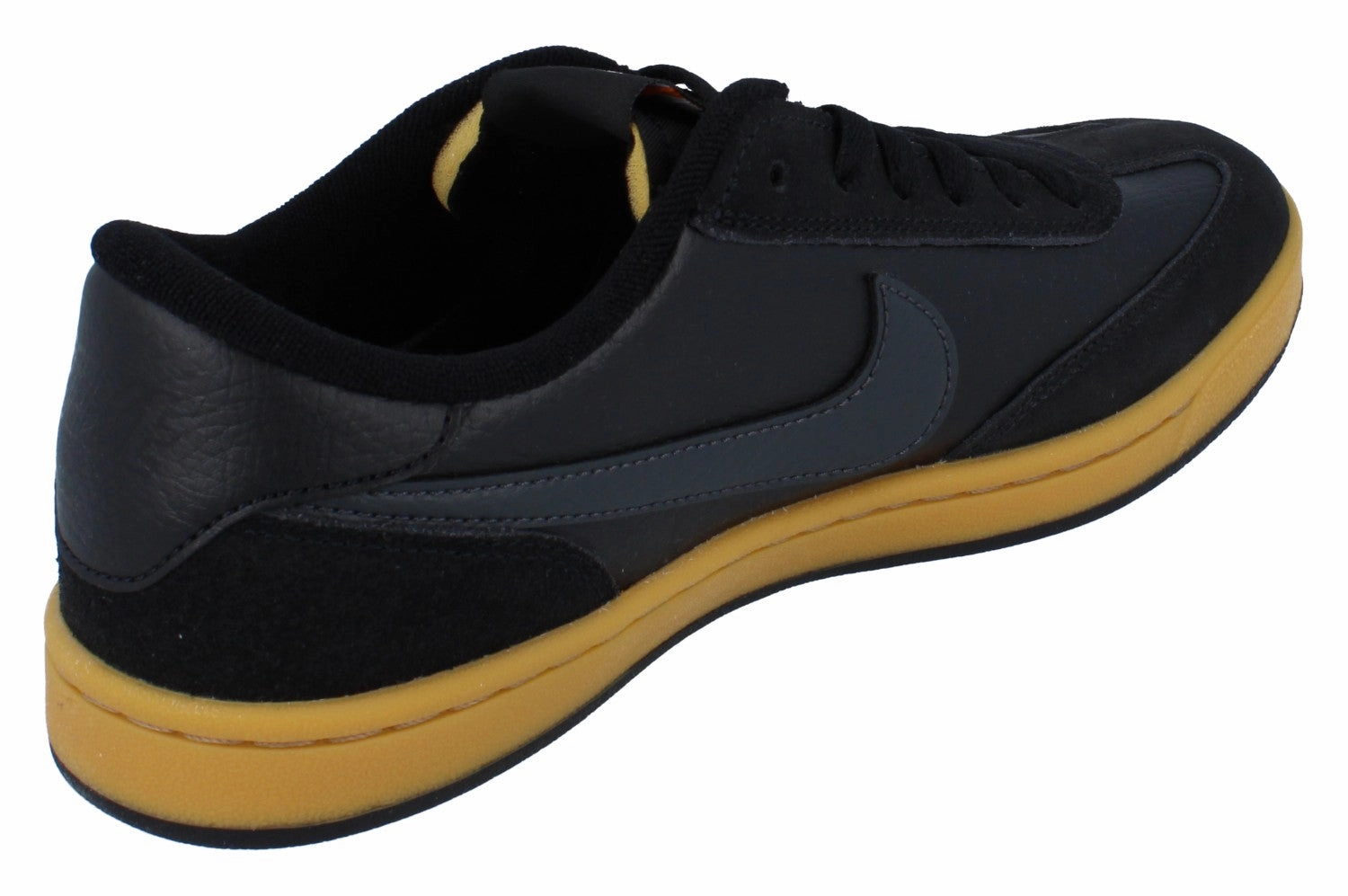 Sneaker Brands Nike Sb Fc Classic Mens Trainers 909096 008