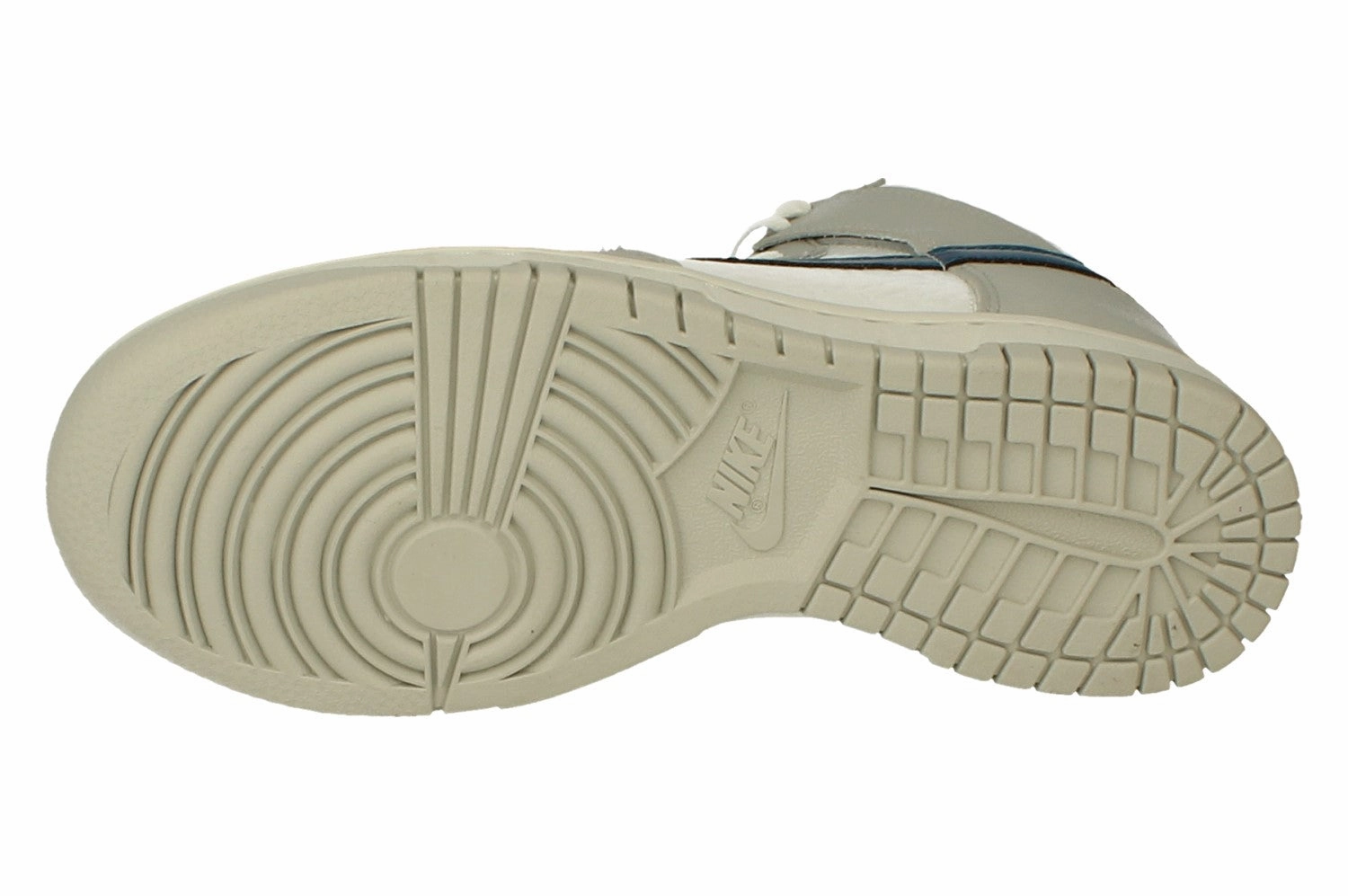 Nike Womens Dunk Hi Fls Trainers DR7855 100 running in a color run