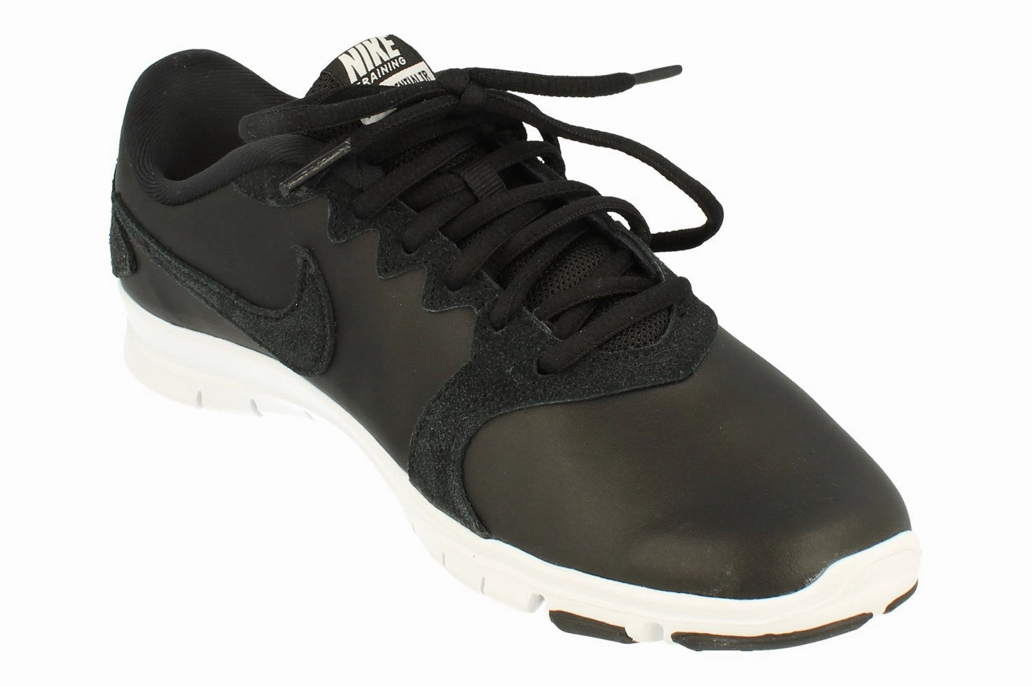 foam sole shoe trait Nike Womens Flex Essential TR LT AQ8227 001