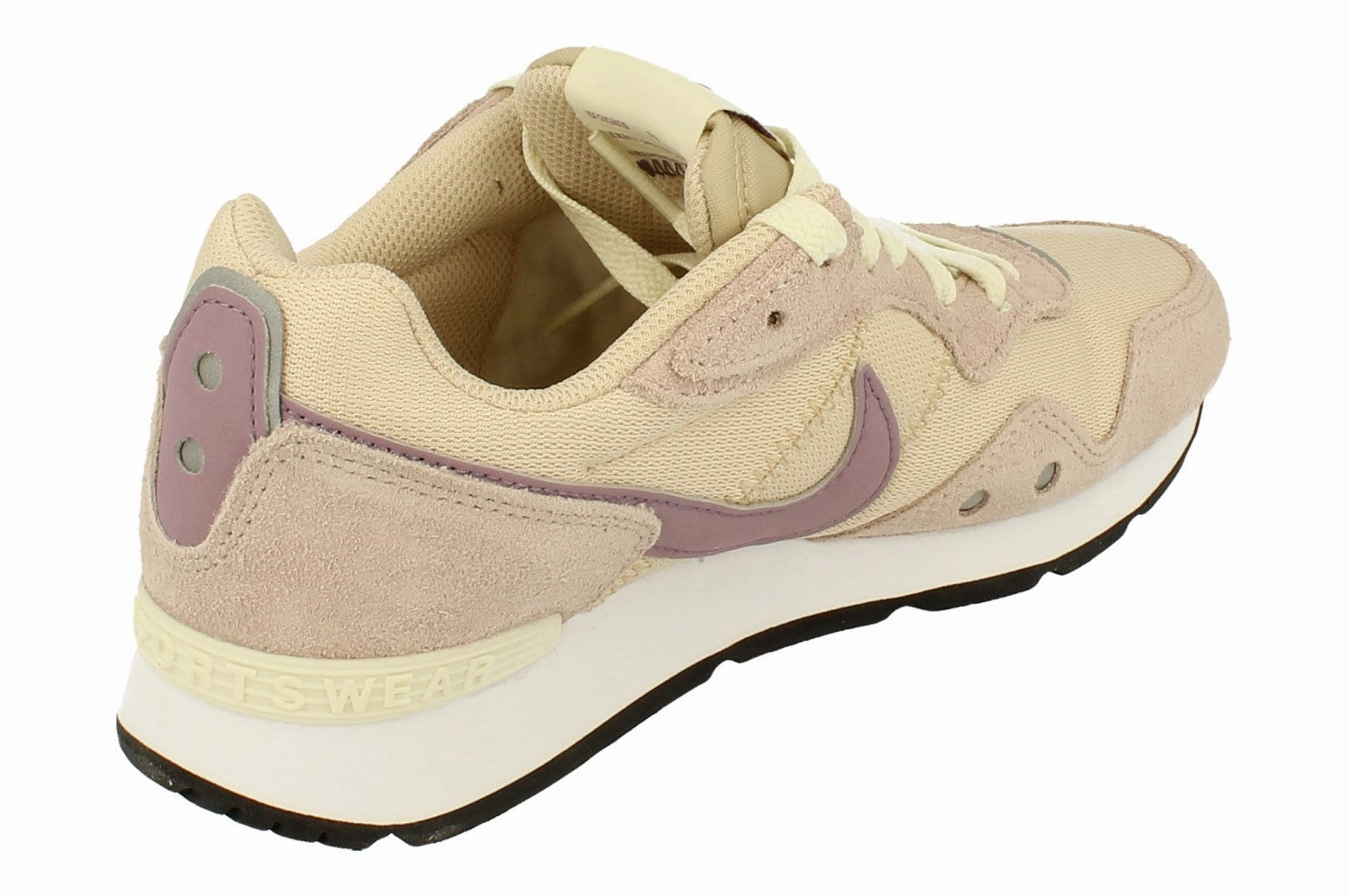 Nike Womens Venture Runner Trainers CK2948 108 half - sizes