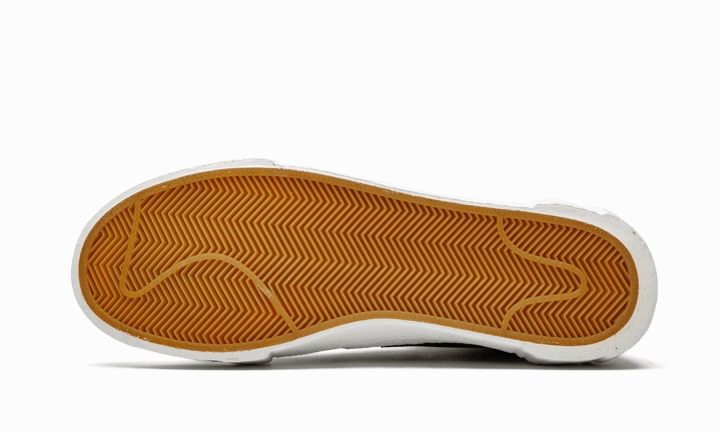 Nike Blazer Mid Sacai Black Grey Gradient Compression Elegant flair