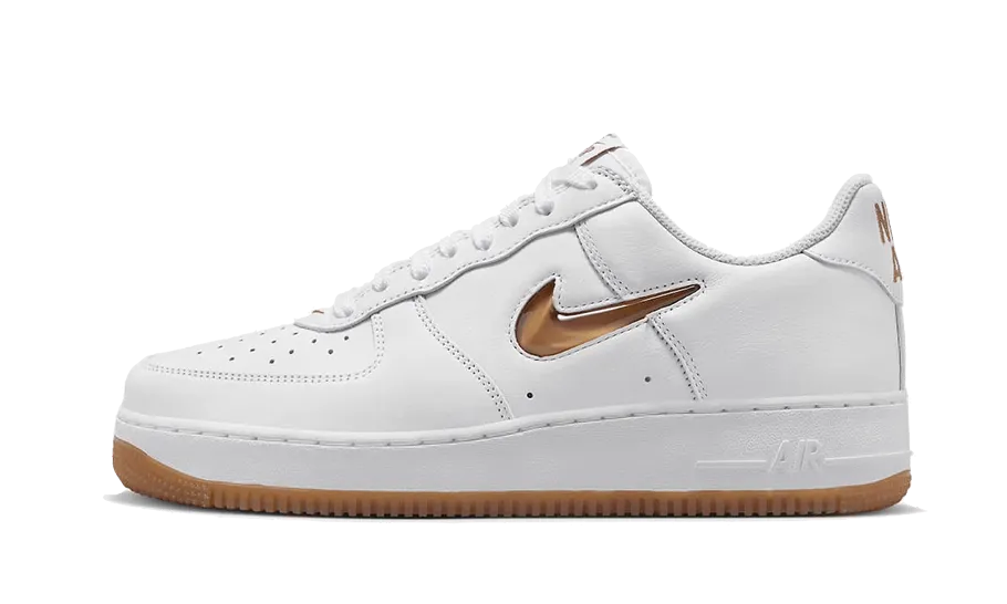 Contemporary Fit Breathable mesh upper Nike Air Force 1 Low Bronze Jewel