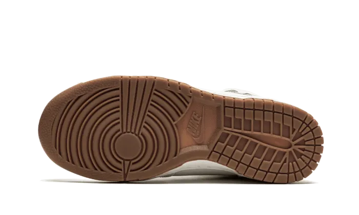 Easy Slip On Nike Dunk High Sail Gum