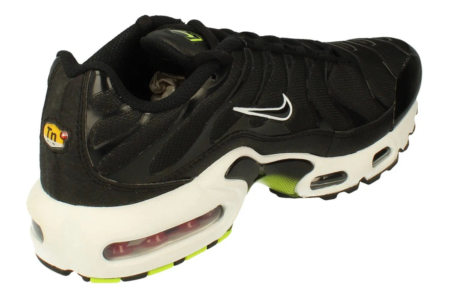 Nike Air Max Plus I GS Dm3264 001 running in a drawbridge area shoes