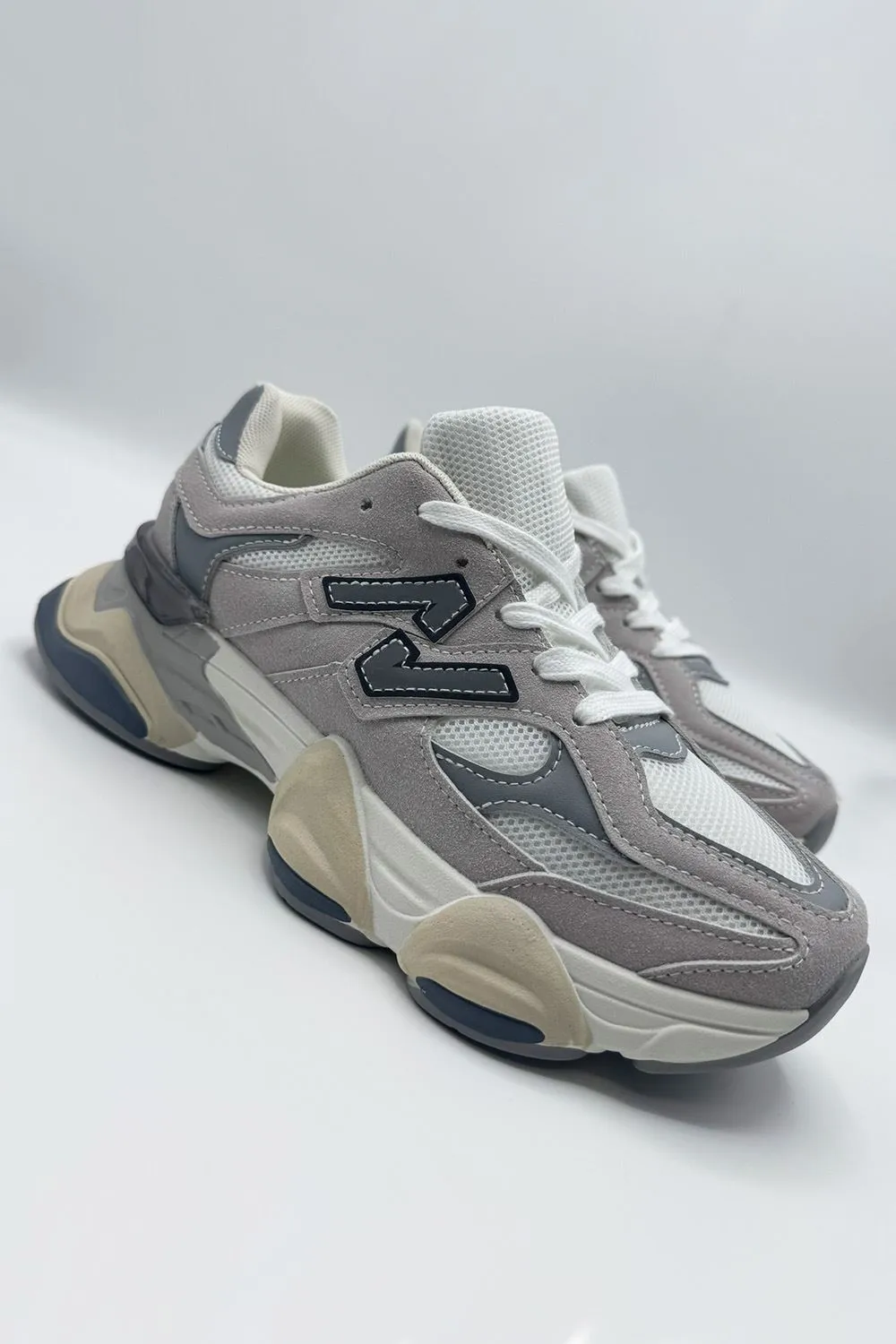 Pinna Z Detail Mesh Cut Out Trainers in Grey