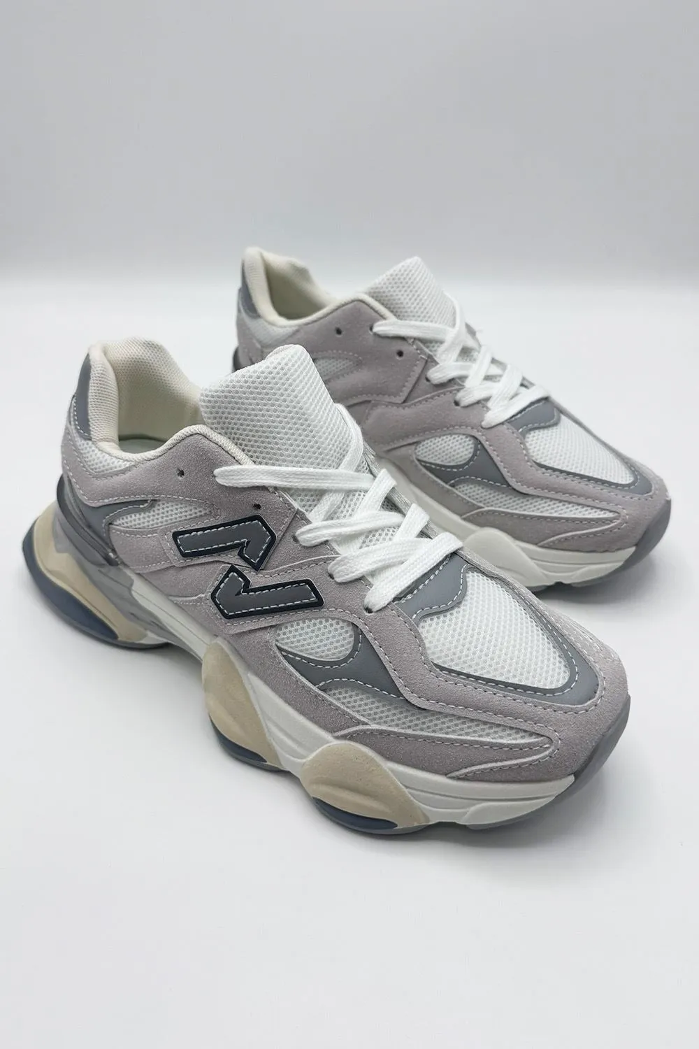 Pinna Z Detail Mesh Cut Out Trainers in Grey