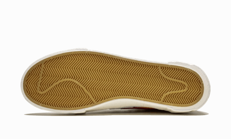 Barefoot feel Nike Blazer Mid Sacai Snow Beach