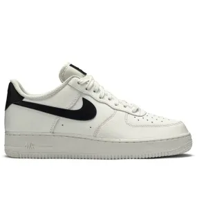 running with dog shoes Nike Air Force 1 Low '07 White Black