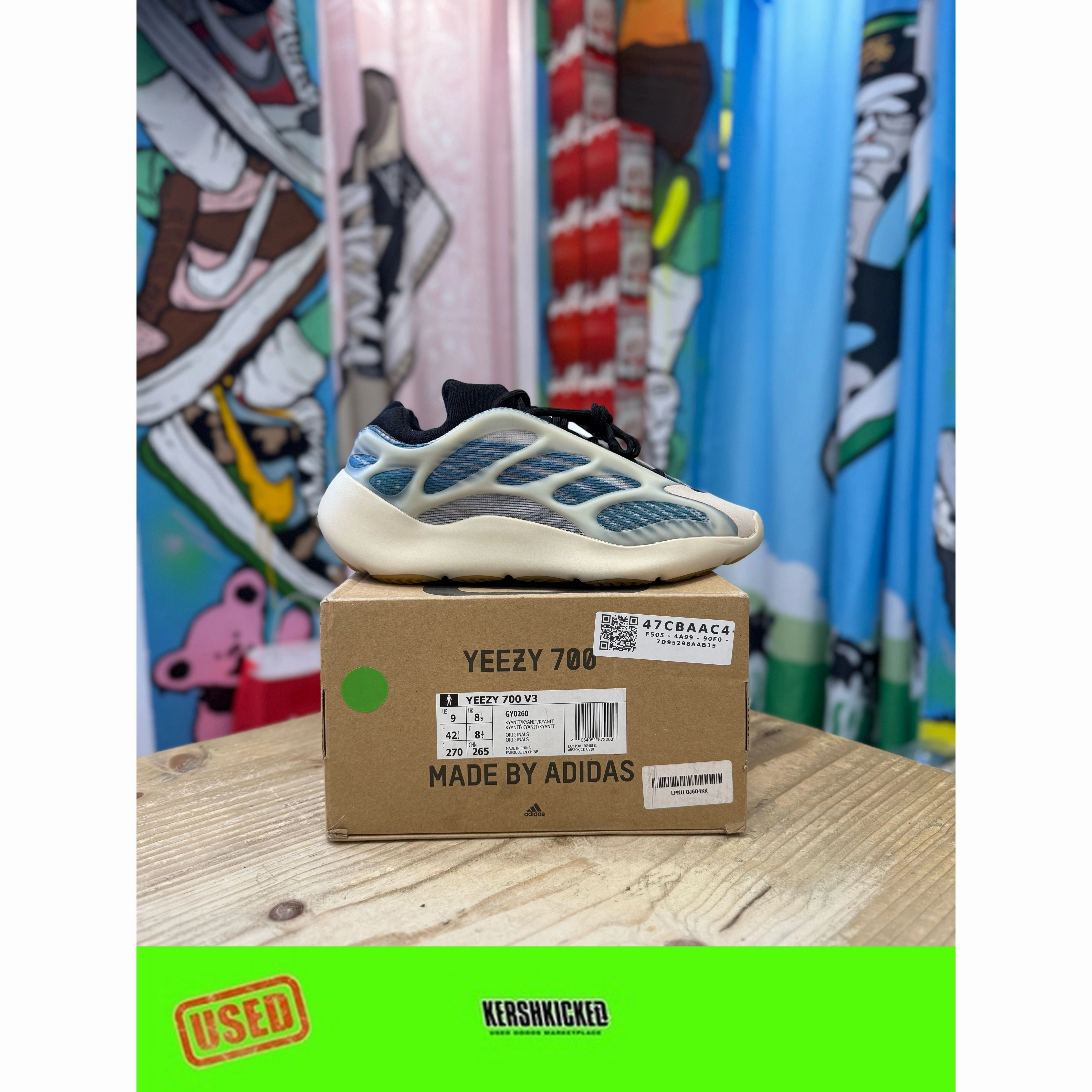 Yeezy Boost 700 V3 Arzareth UK8.5 Sturdy Outsole